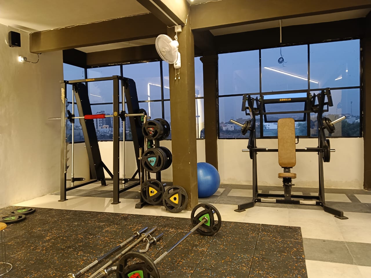 Strength training rack